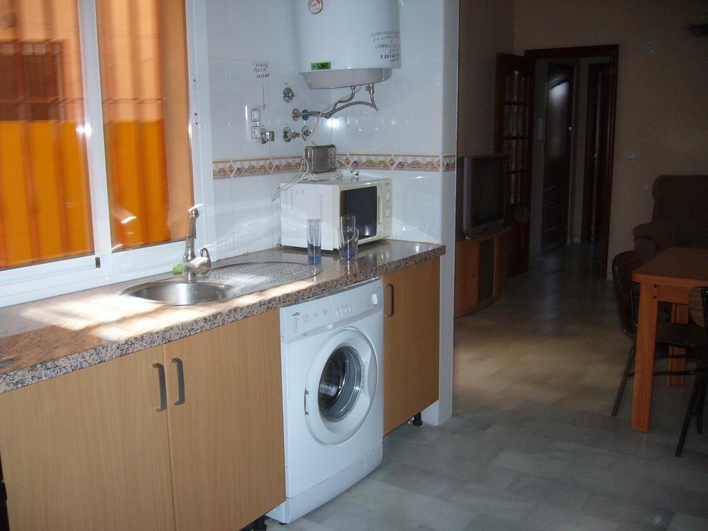 Apartamentos Alamare Sevilla Ruang foto